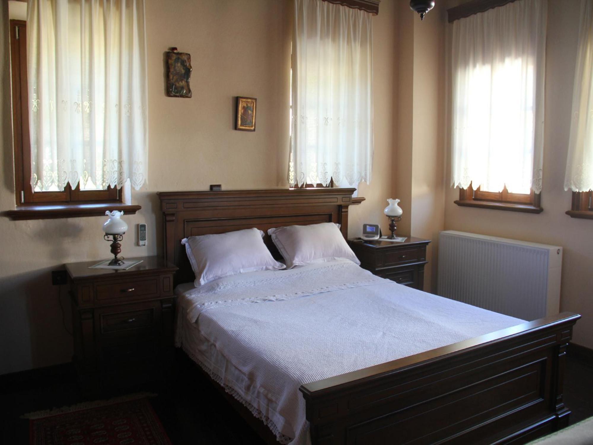 Livithron Rodon Apartment